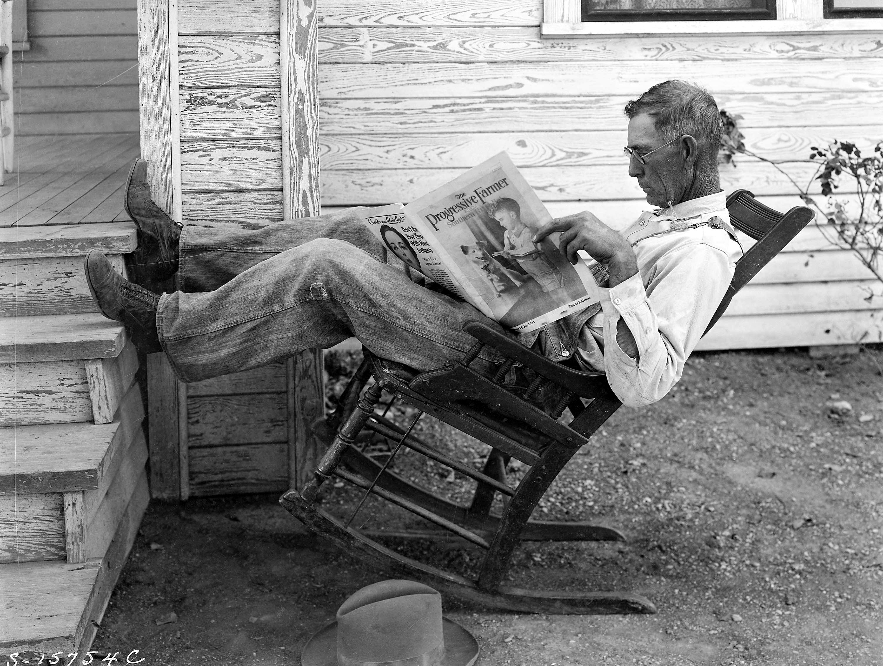 rocking-chair-reading